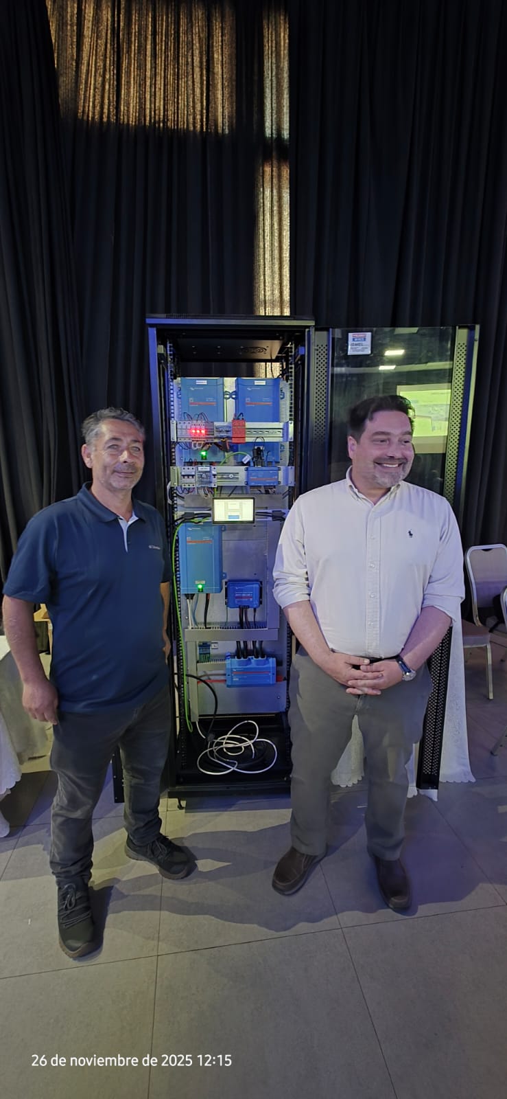 Presentación de gabinete de control para sistema fotovoltaico