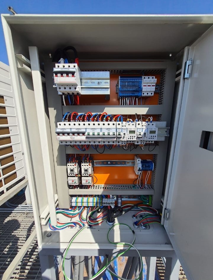 Tablero eléctrico exterior con protecciones y automatización